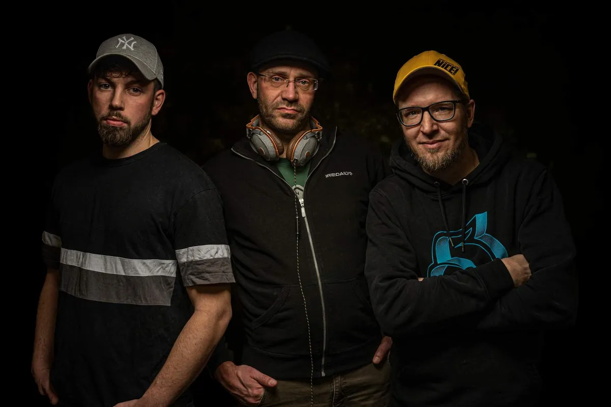 Reimbar Crew - SHAGGIE SCHWEEN, MALONE und DJ GzL